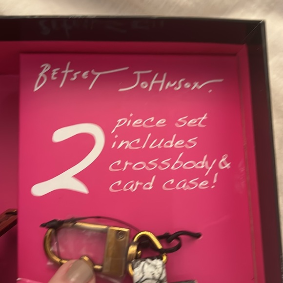 Betsey Johnson boxed set crossbody bag and card case - Picture 4 of 5